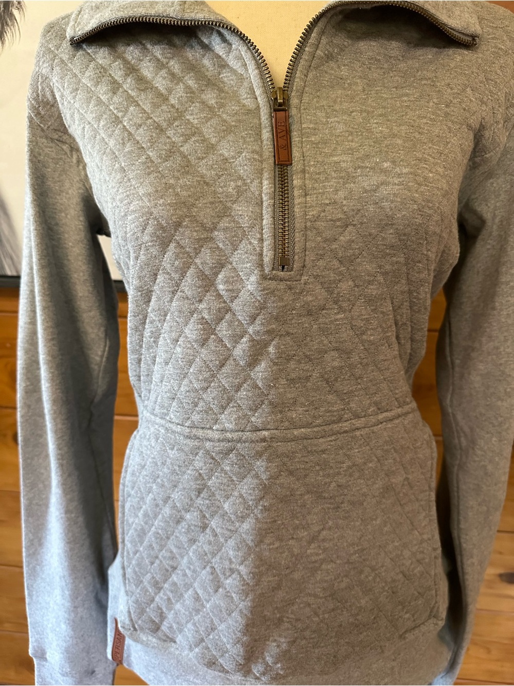 NWT Ampersand Avenue Quilted HalfZip in Charcoal - Picture 8 of 12